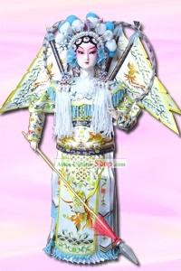 De seda hecho a mano Pekín muñeca estatuilla - Mujeres héroe Mu Guiying