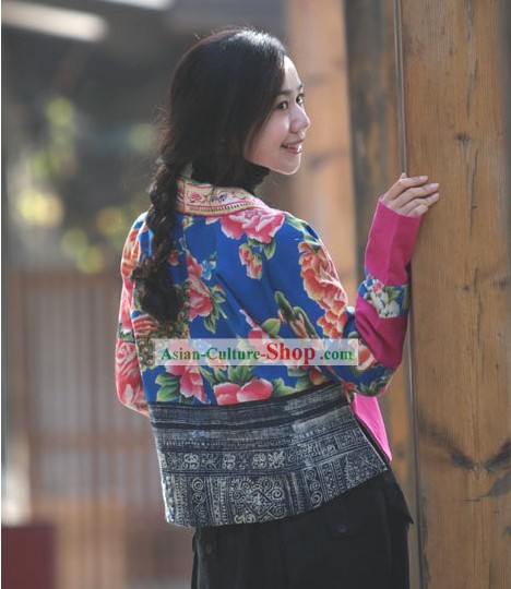 Chinese Classical Handmade and Embroidered Folk Cotton Blouse for Women