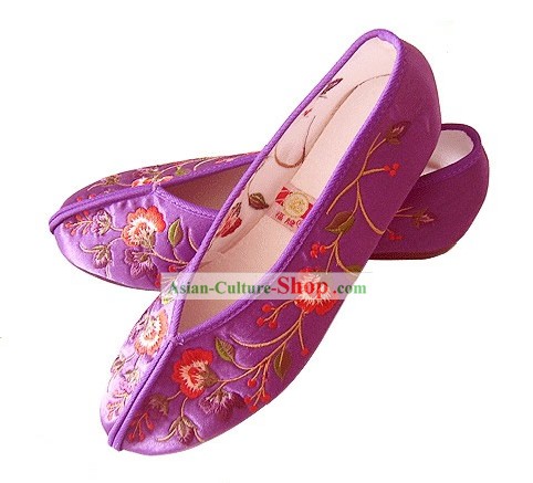 Chinese Traditional Handmade Embroidered Satin Shoes (flower)