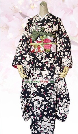 至高の日本のシルクのフラワリー着物の装いのハンドバッグおよびゲタフルセット