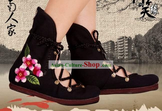 Traditional Chinese Hand Embroidery Cloth Boots
