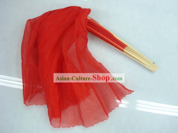 Китайский традиционный танец с веером красного шелкового