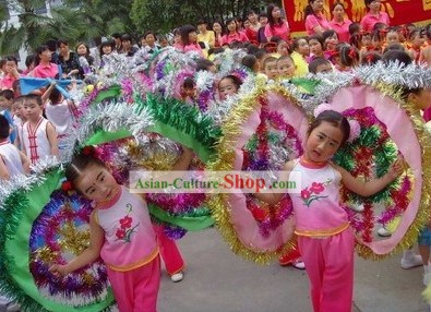 Chinese Traditional Clam Costums for Children
