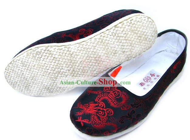 중국의 전통 수제 드래곤 신발