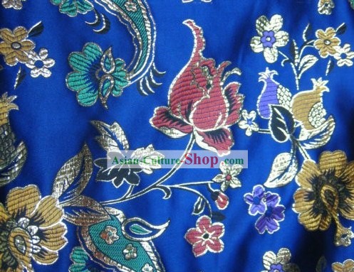 様々な花と中国の絹織物