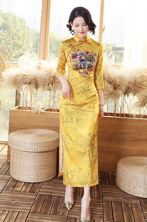 Chinese Classic Golden Peony Wedding Dress
