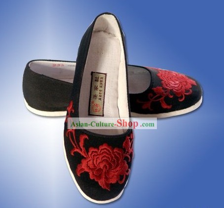 Chinese Handmade and Embroidered Peony Black Cloth Shoes
