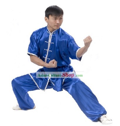リュートのボタンを持つ中国の伝統的なロング拳長泉カンフーの練習の制服