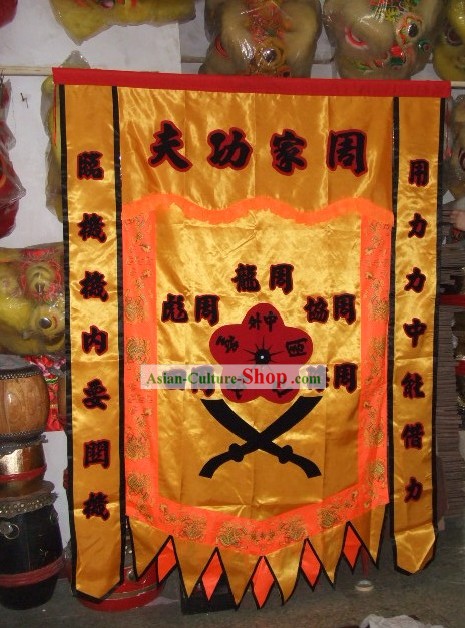 Traditionelles Chinesisch Silk Dragon Dance und Lion Dance Performance Riesen Flag