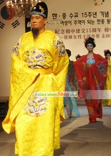 Tang Dynasty Emperor Costume and Hat Set