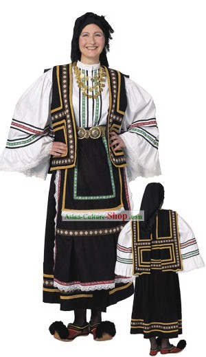 Sarakatsana 여성 전통 그리스어 옷입히기