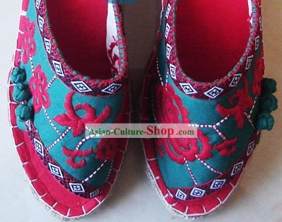 Chinese Handmade Embroidery Slippers