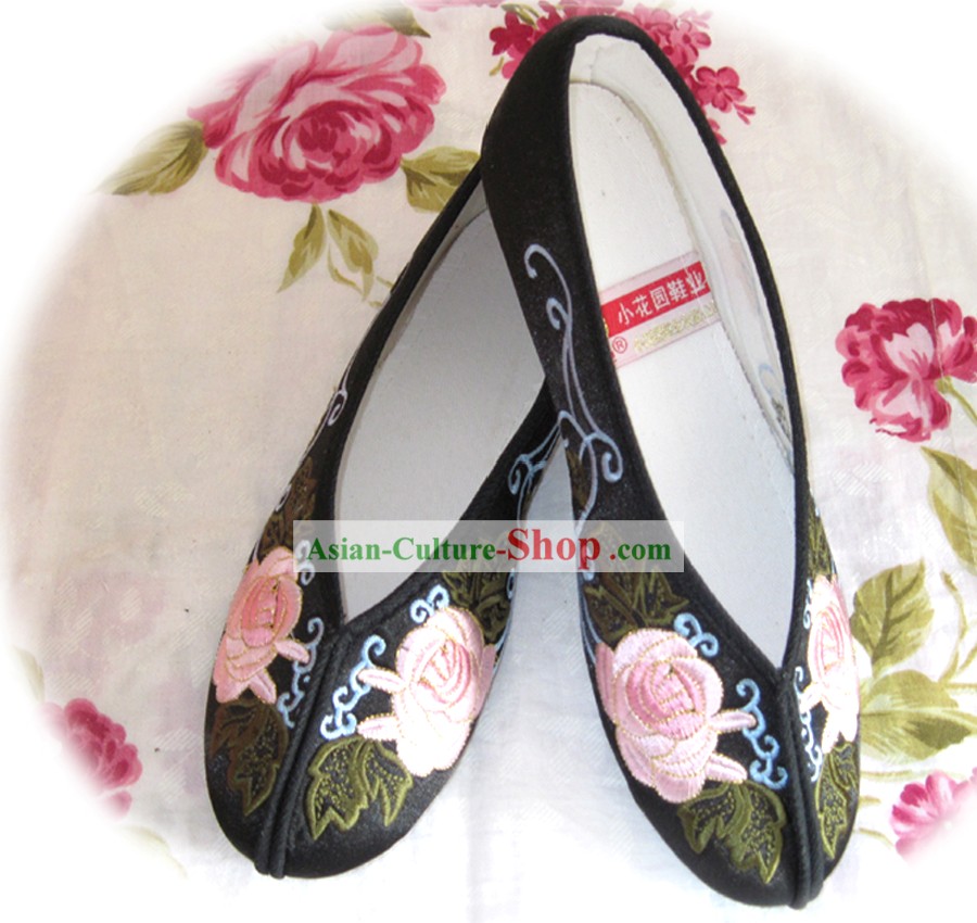 Chinese Black Flower Embroidery Shoes