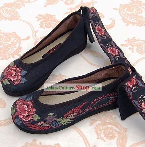 Chinese Handmade Embroidered Phoenix Cloth Dancing Shoes