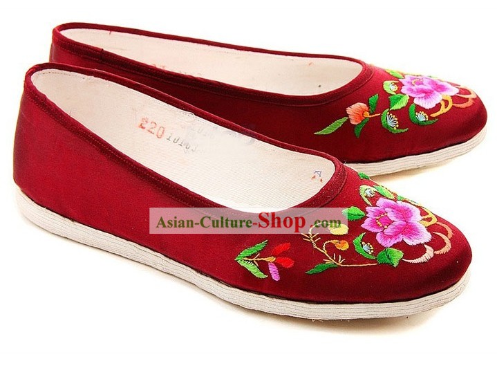 Chinese Handmade Bu Ying Zhai Red Embroidered Shoes for Women
