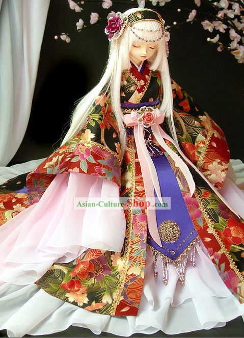 女性のための伝統的な日本の着物衣装とヘアアクセサリー