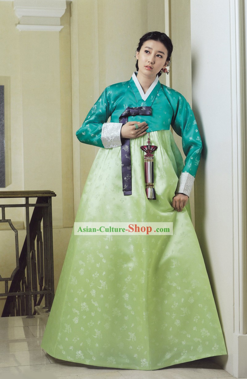 Traditional Korean Women Royal Costumes