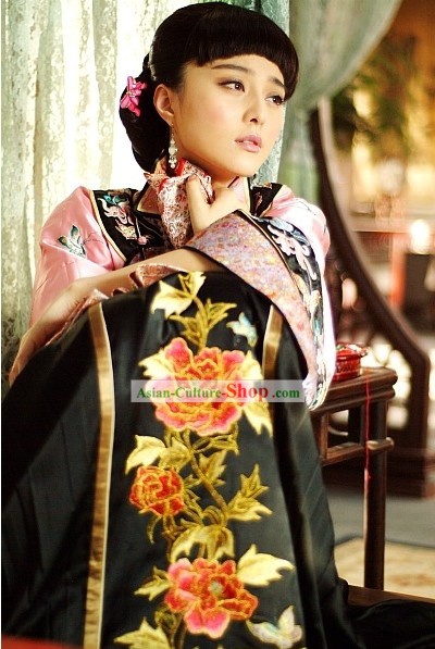 Traditional Chinese Wedding Dress and Hair Accessories for Women