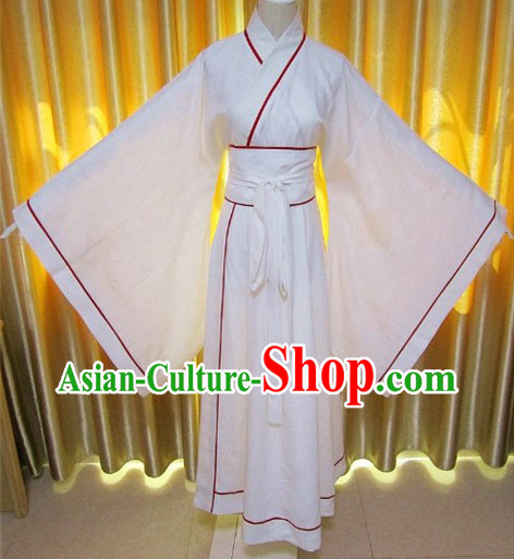 Ancient Chinese Han Dynasty White Clothing and Robe