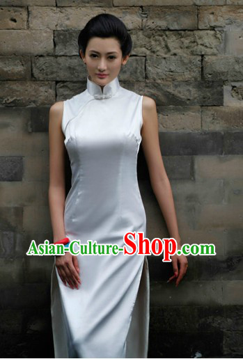 Traditional Chinese Pure White Long Silk Cheongsam for Women