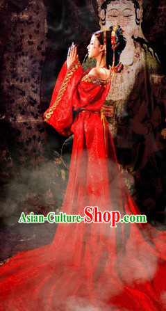 Tang Dynasty Red Wedding Dress with Long Trail