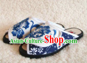 Traditional Chinese Blue and White Handmade Cotton Slippers with Thick Cotton Sole