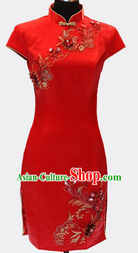 Traditional Chinese Red Short Cheongsam for Women