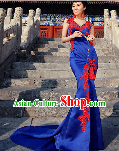 Traditional Chinese Blue Evening Dress with Long Trail