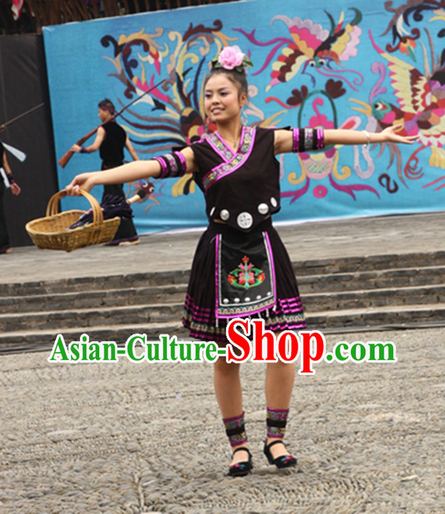 Traditional Ancient Chinese Miao Necklace, Headwear and Outfit for Women