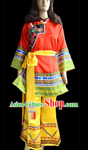 Traditional Chinese Miao Clothes and Belt for Women