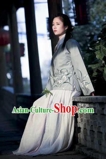 Traditional Ancient Chinese Ming Dynasty Clothes for Women