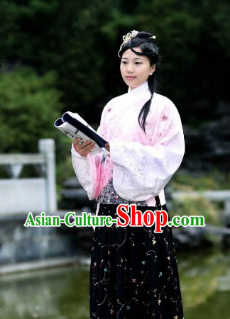 Ancient Chinese Ming Dynasty Robe and Skirt for Women