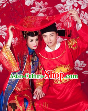 Traditional Chinese Wedding Dresses and Hats