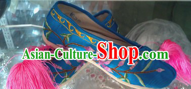 Chinese Opera Embroidered Flower Shoes for Women