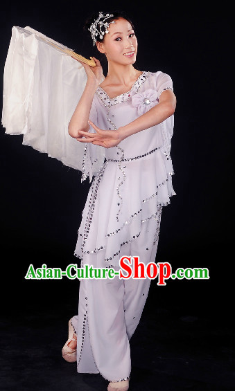 Plum Blossom in the Snow White Dancing Costumes