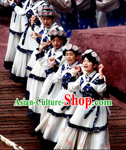 Yunnan Naxi Clothing and Ornaments