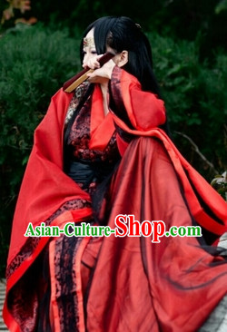 Traditional Red Swordswoman Costume of China