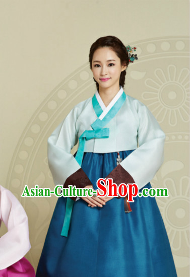 Traditional Korean Lady Hanbok Suit