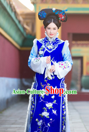 Chinese Traditional National Costumes Empress Long Robe Hair Accessories for Women