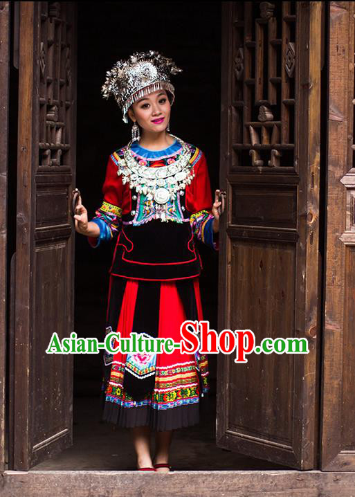 Traditional Chinese Miao Nationality Dancing Costume Accessories Necklace, Female Folk Dance Ethnic Pleated Skirt and Headwear, Chinese Minority Nationality Embroidery Costume and Hat for Women