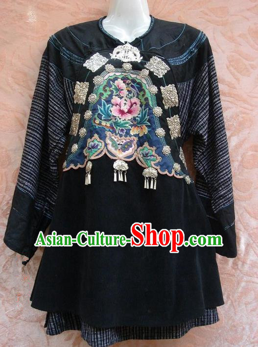 Traditional Chinese Miao Nationality Dancing Costume, Hmong Female Folk Dance Ethnic Blouse, Chinese Minority Nationality Handmade Embroidery Shirt for Women