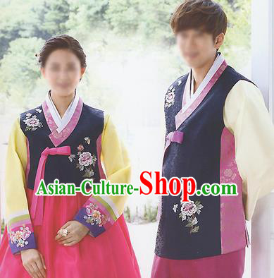 Traditional Korean Costumes Bridegroom and Bride Formal Attire Ceremonial Clothes, Korea Court Embroidered Wedding Clothing for Men for Women