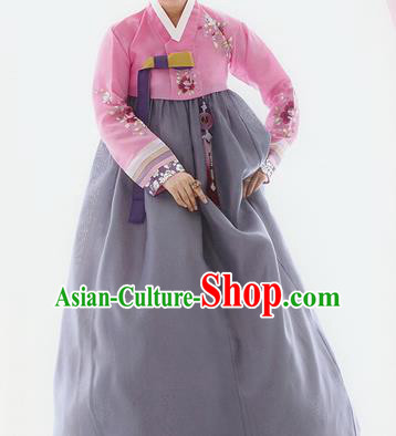 Traditional Korean Costumes Palace Lady Formal Attire Ceremonial Pink Blouse and Grey Dress, Asian Korea Hanbok Bride Embroidered Clothing for Women
