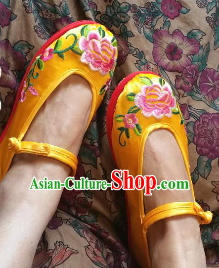 Asian Chinese National Wedding Yellow Embroidered Shoes, Traditional China Handmade Shoes Hanfu Embroidery Peony Shoes for Women