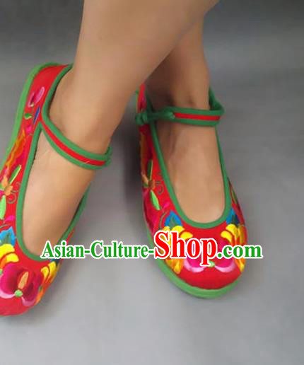 Traditional Chinese National Red Cloth Shoes Embroidered Shoes, China Handmade Shoes Hanfu Embroidery Flower Shoes for Women