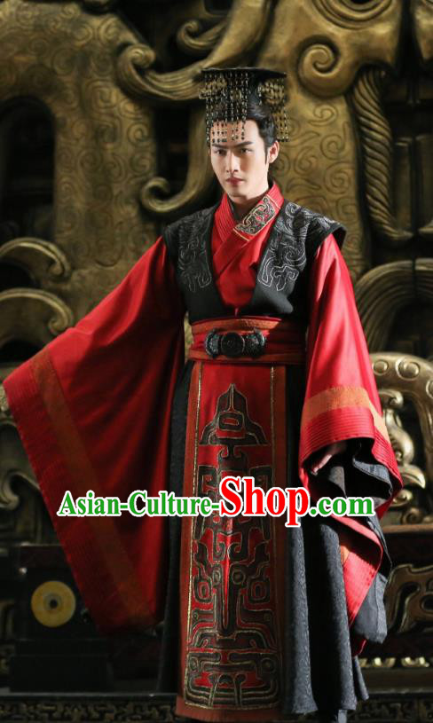 Asian China Qin Dynasty Imperial Emperor Costume, Traditional Chinese Ancient The First Emperor Embroidered Clothing for Men