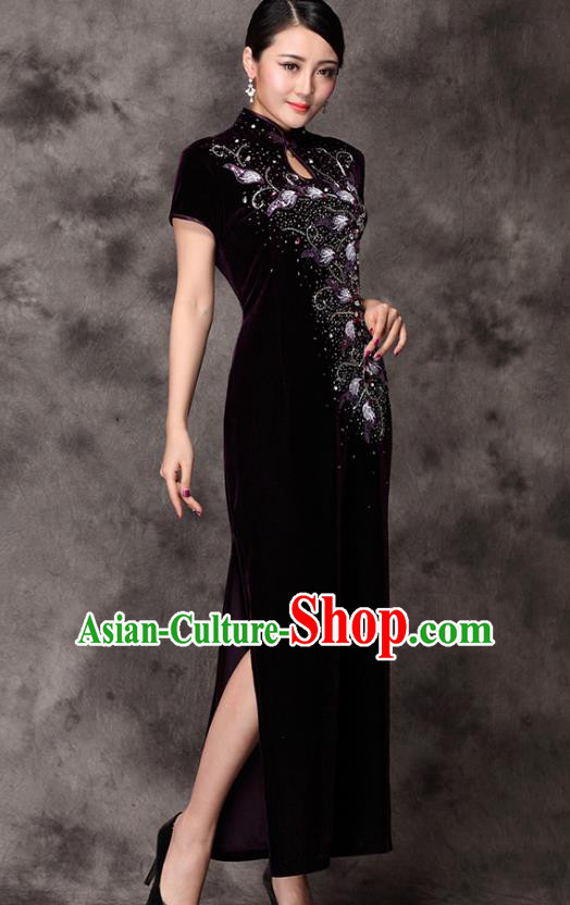 Traditional Ancient Chinese Young Lady Purple Velvet Cheongsam, Republic of China Stand Collar Qipao Tang Suit Dress for Women