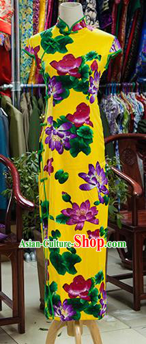 Traditional Ancient Chinese Republic of China Yellow Cheongsam, Asian Chinese Chirpaur Printing Lotus Silk Qipao Dress Clothing for Women