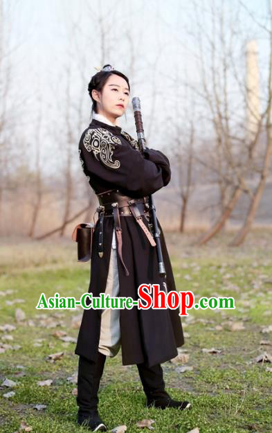 Traditional Ancient Chinese Swordsman Hanfu Costume Black Embroidered Robe, Asian China Ming Dynasty Imperial Bodyguard Clothing for Men