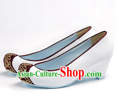 Traditional Korean National Wedding White Embroidered Shoes, Asian Korean Hanbok Bride Embroidery Satin Shoes for Women